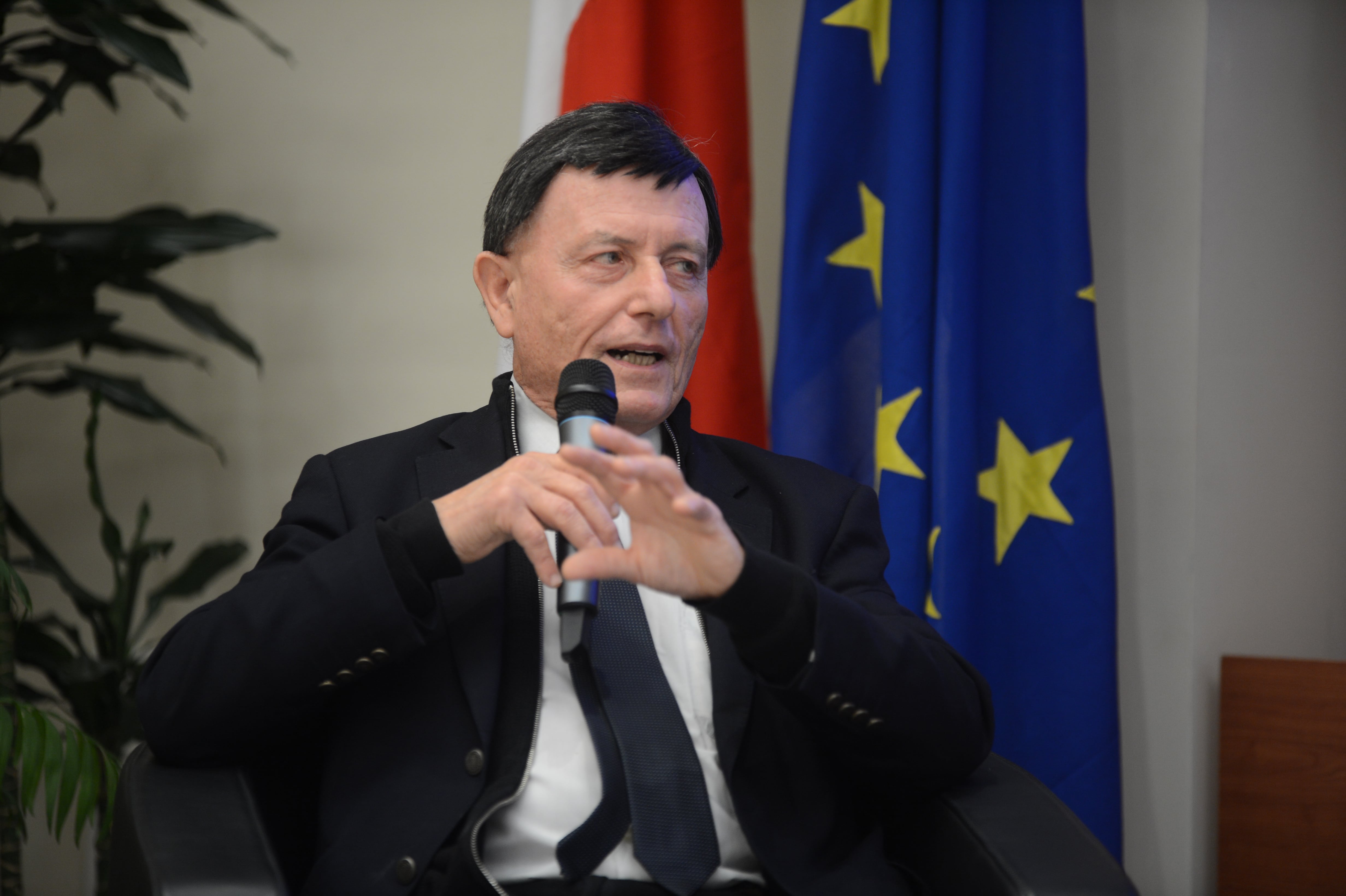 Alfred Sant speaking at "The Continental European Market" event