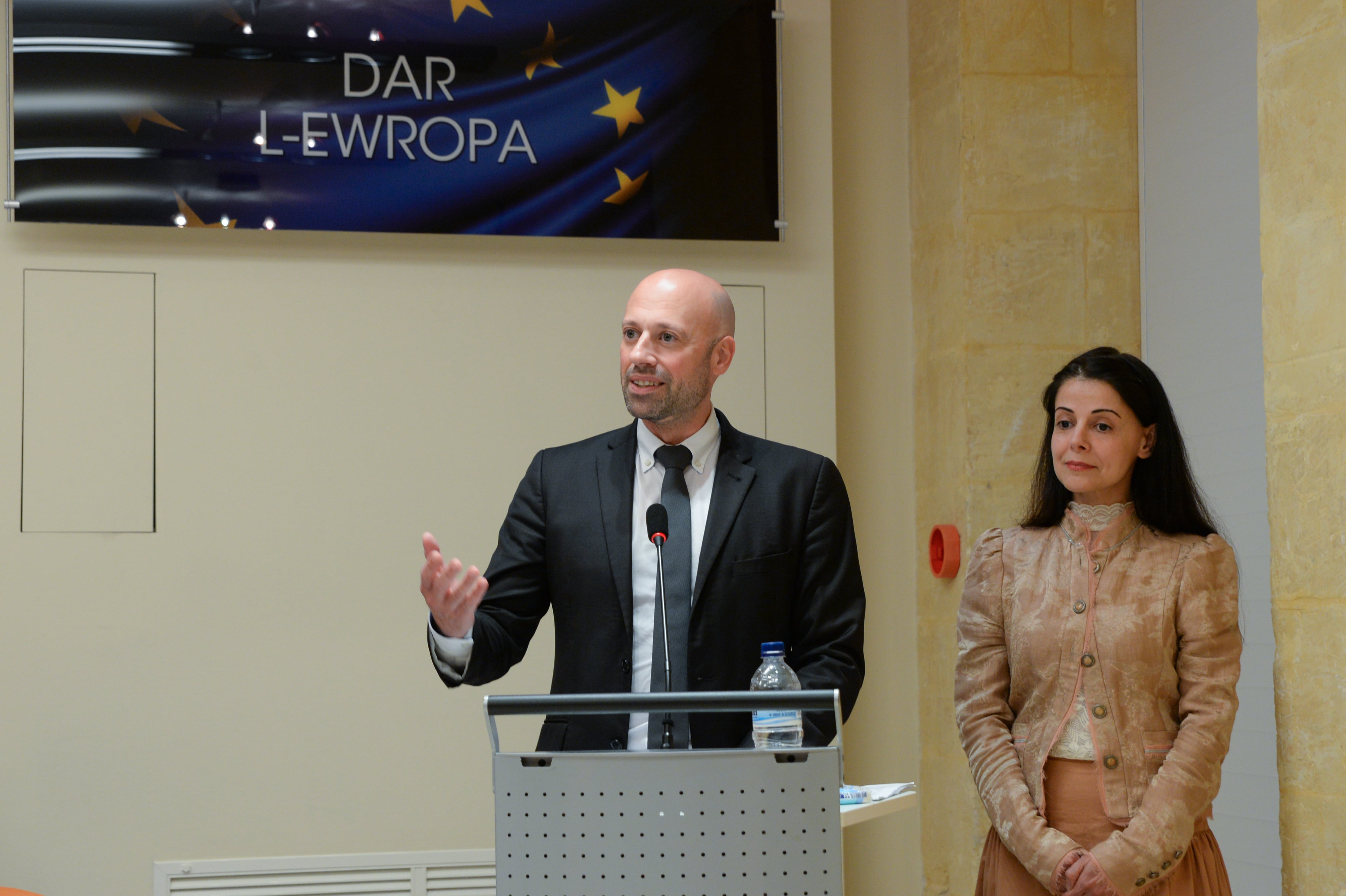 Dr Mario Sammut and Iranian artist Lida Sherafatmand at the "Internal Worlds, External Relations" event at Europe House